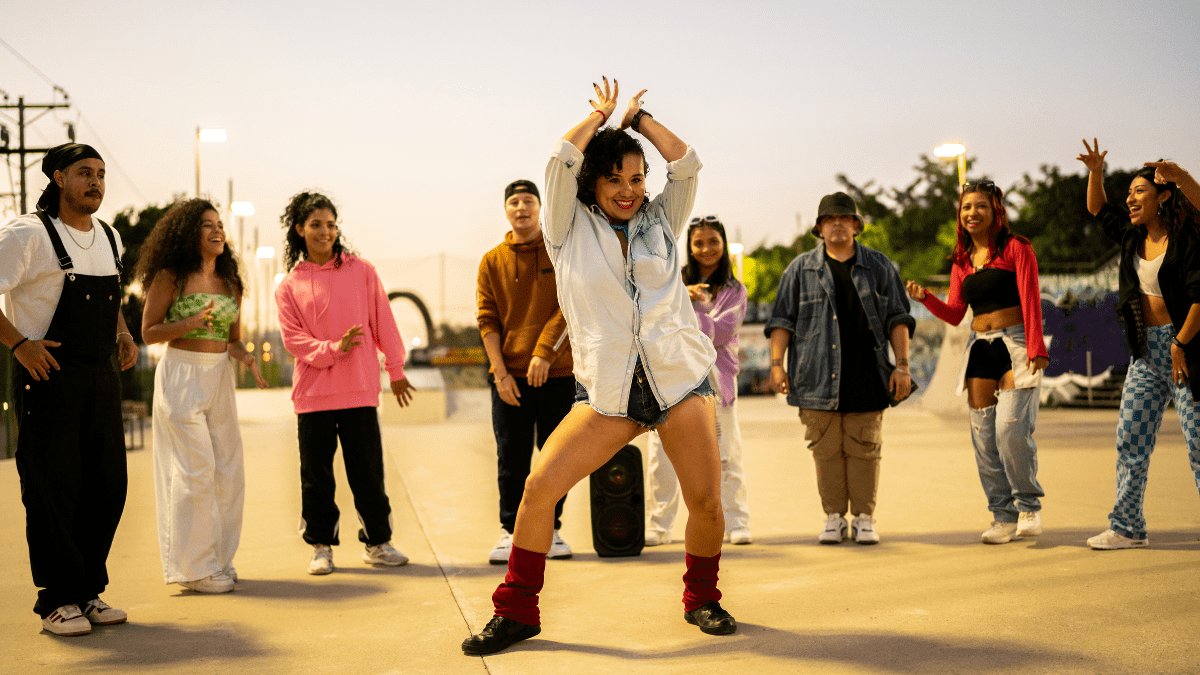 Escuchar a Bad Bunny activaría neurotransmisores como el placer, afirma la ciencia